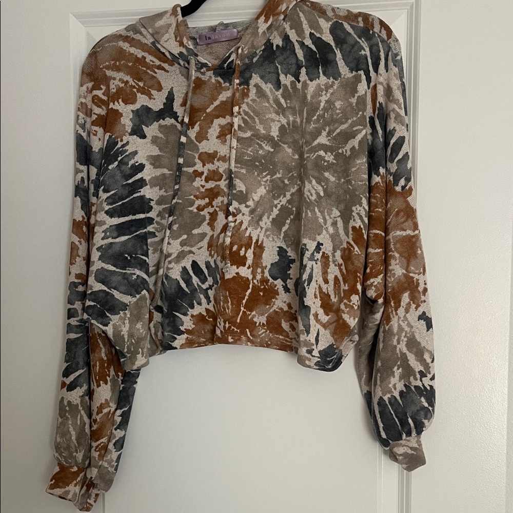 Cropped Tie-Dye Hoodie in Brown & Gray - Casual Pullover